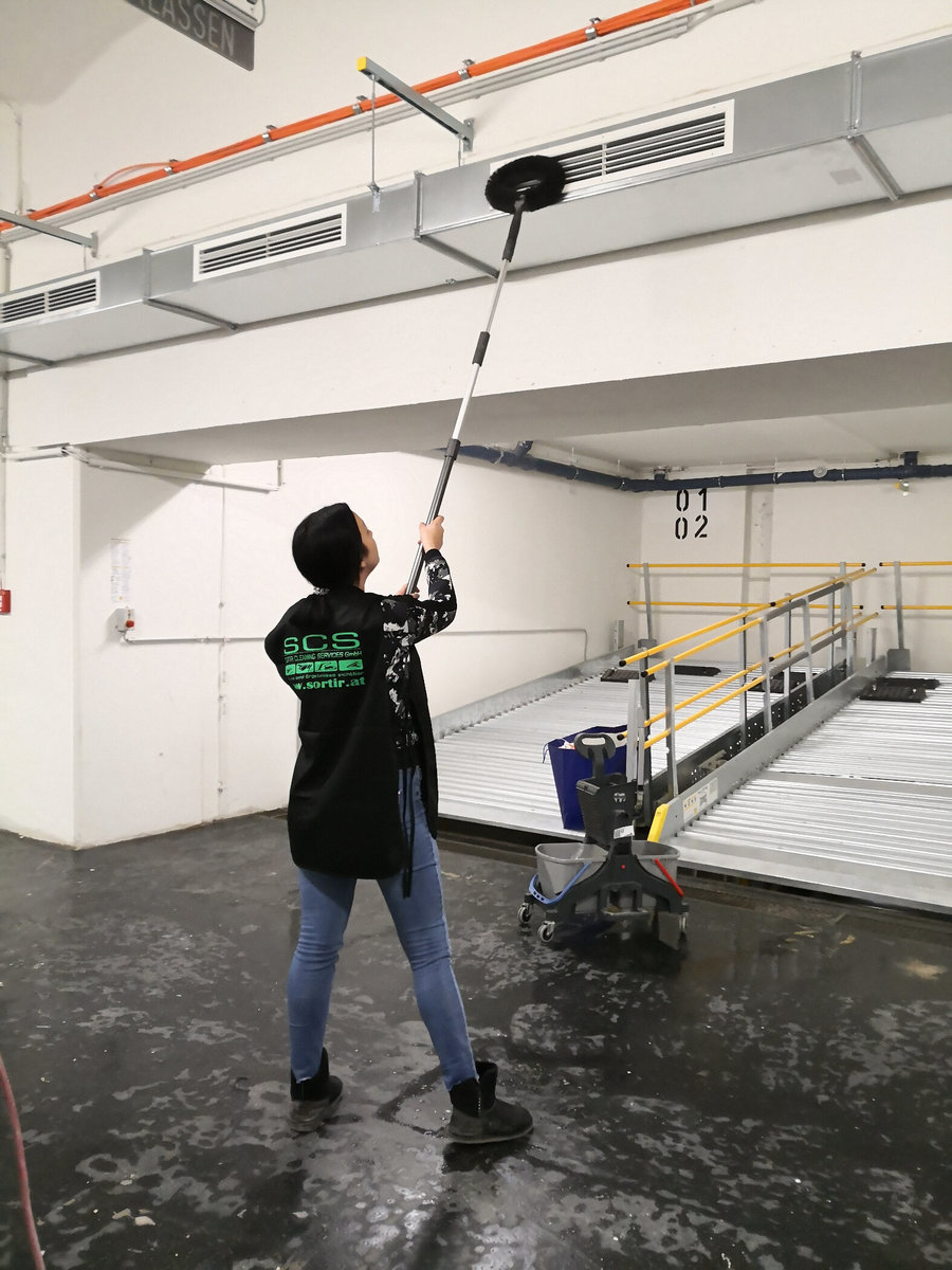 Garagenreinigung der SCS sortir cleaning services GmbH