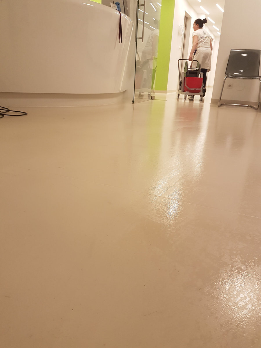 Bodenreinigung der SCS sortir cleaning services GmbH